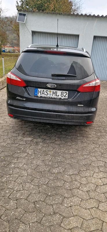 Gebraucht Ford Focus 125 PS (91 kW) 2011 Schwarz Kombi