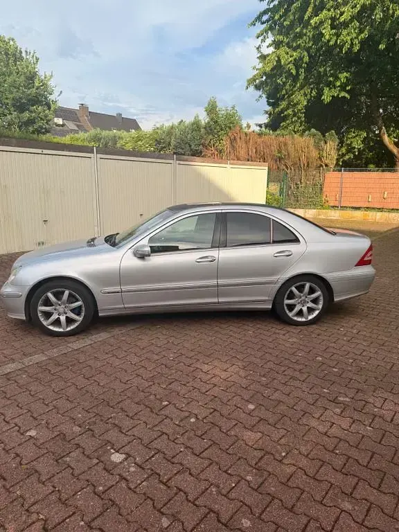 Gebraucht Mercedes C200 Elegance 122 PS (89 kW) 2004 Silber Limousine