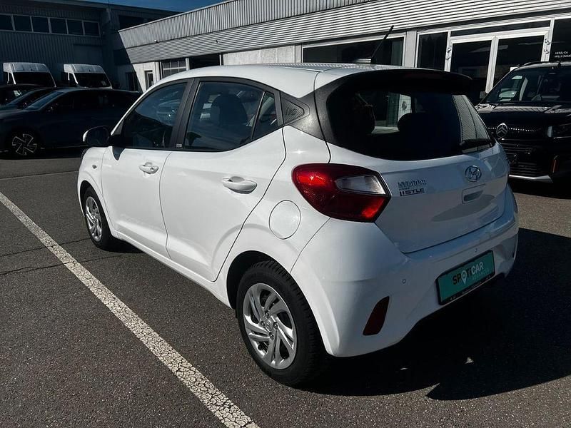 Gebraucht Hyundai i10 Select 67 PS (49 kW) 2021 Weiß Kleinwagen