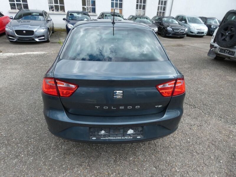 Gebraucht Seat Toledo Reference 90 PS (66 kW) 2016 Grau Limousine