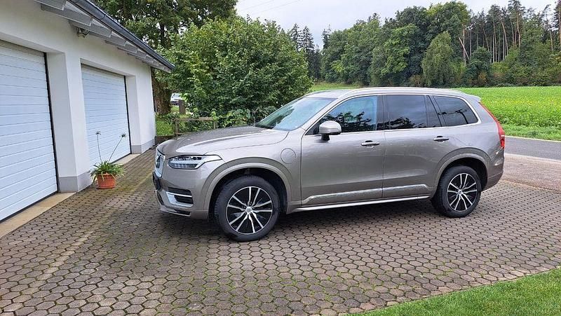 Grau Gebraucht 2021 Volvo XC90 Inscription SUV | 32.999 € (Superpreis) - Bild 1/4