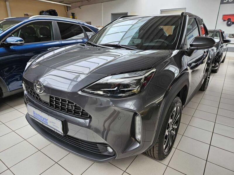Marlingrau metallic Neu 2025 Toyota Yaris Cross Team SUV | 27.980 € - Bild 1/4
