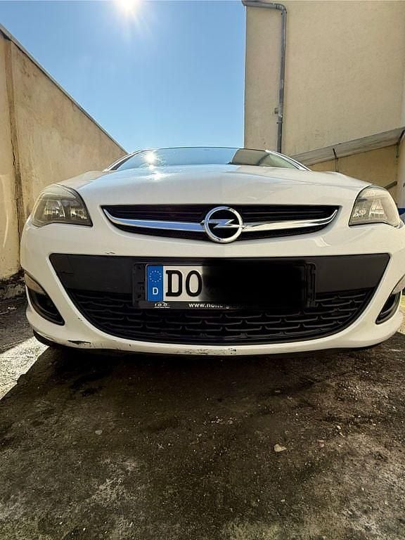 Gebraucht Opel Astra Selection 116 PS (85 kW) 2015 Weiß Limousine