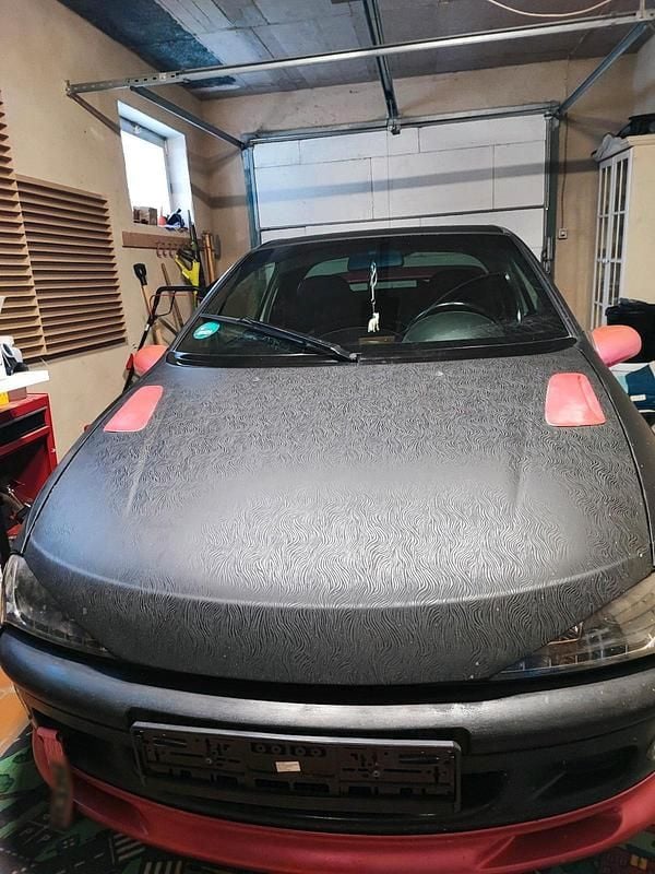 Gebraucht Opel Tigra 90 PS (66 kW) 1999 Schwarz Coupé