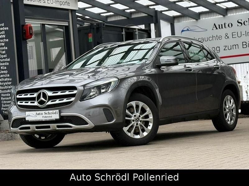 Gebraucht Mercedes GLA220 Urban 184 PS (135 kW) 2017 Grau SUV