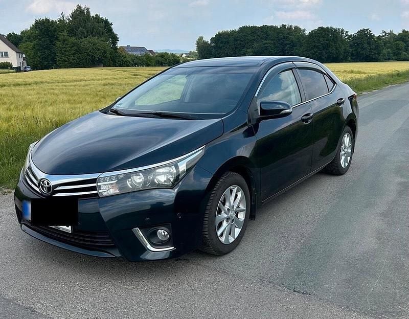 Gebraucht Toyota Corolla Executive 132 PS (97 kW) 2015 Blau Limousine
