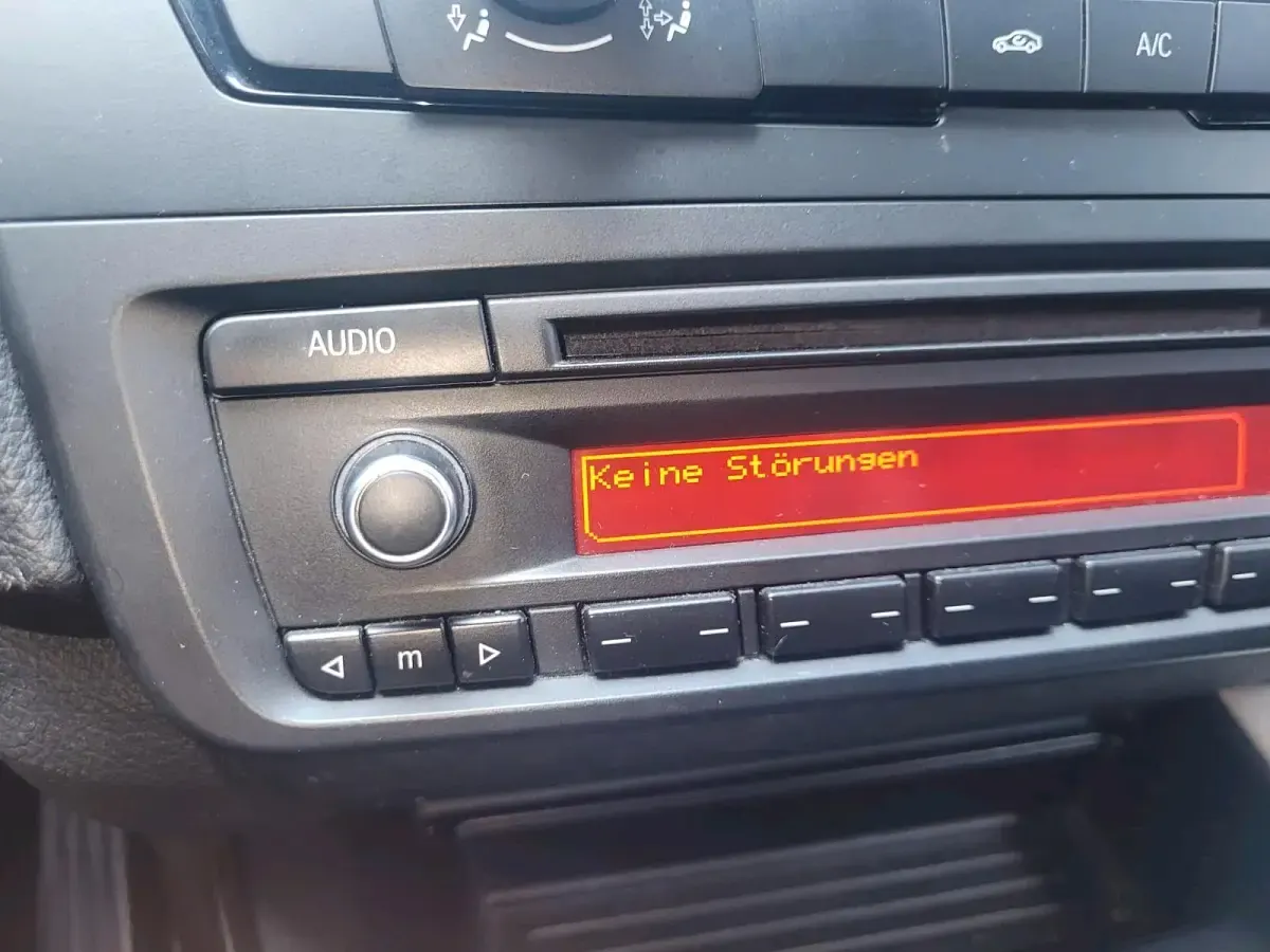 Gebraucht BMW 114 102 PS (75 kW) 2014 Schwarz Kleinwagen