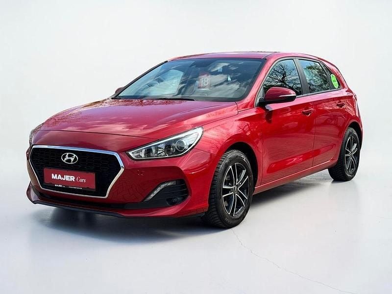 Gebraucht Hyundai i30 Select 99 PS (72 kW) 2019 Rot Limousine