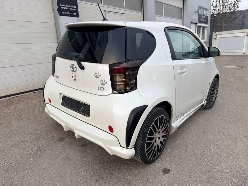 Gebraucht Toyota iQ 90 PS (66 kW) 2009 Weiß Kleinwagen