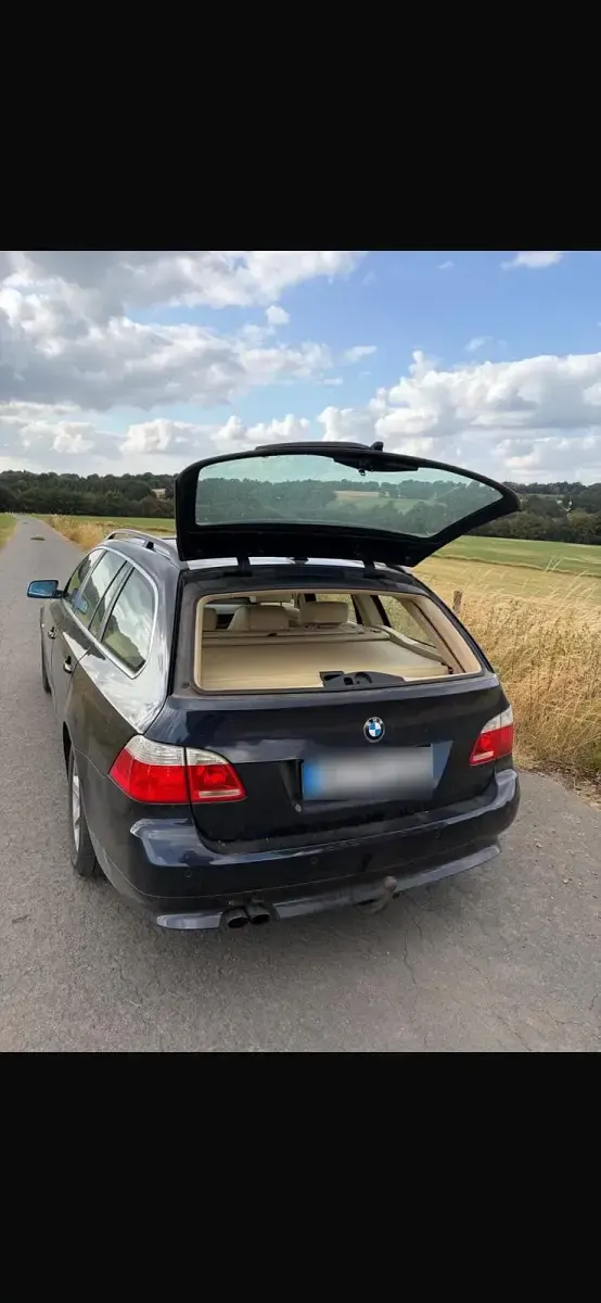 Gebraucht BMW 525 218 PS (160 kW) 2006 Blau Kombi