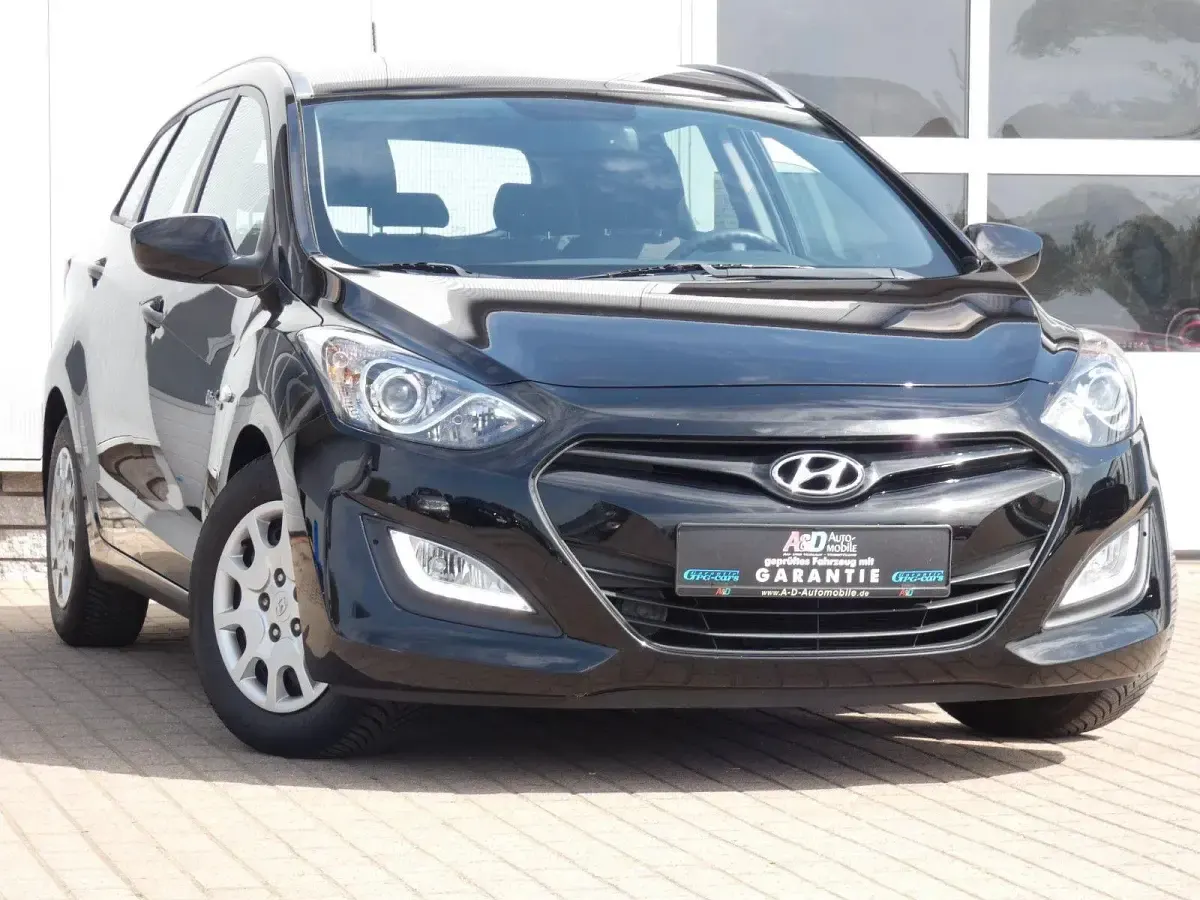 Gebraucht Hyundai i30 Trend 135 PS (99 kW) 2013 Schwarz Kombi