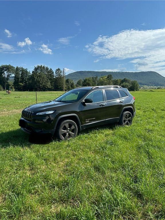 Grün Gebraucht 2016 Jeep Cherokee SUV | 11.500 € (Superpreis) - Bild 1/4