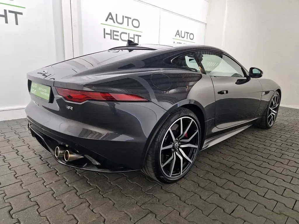 Gebraucht Jaguar F-Type 575 PS (422 kW) 2023 Carpathian grey metallic Coupé