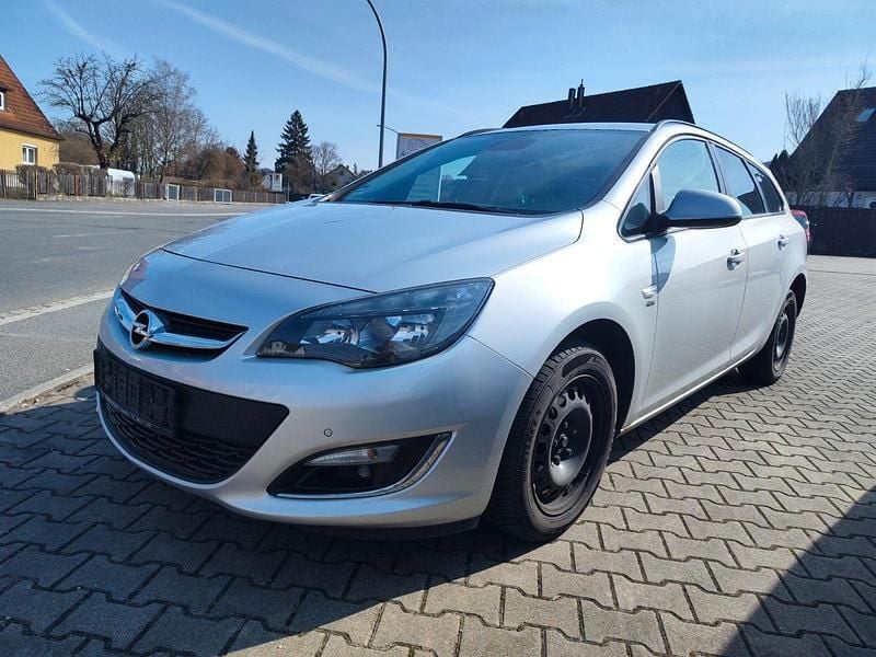 Gebraucht Opel Astra 131 PS (96 kW) 2013 Silber Kombi