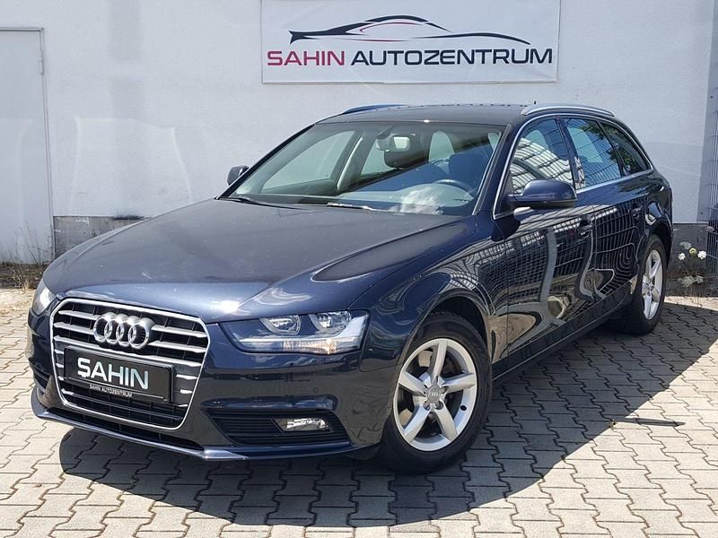Mondscheinblau Gebraucht 2012 Audi A4 Ambiente Kombi | 11.990 € (Teuer) - Bild 1/4