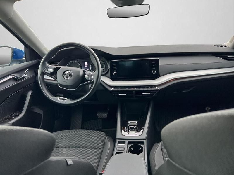 Gebraucht Skoda Octavia Ambition 150 PS (110 kW) 2024 Raceblau metallic (metallic) Limousine