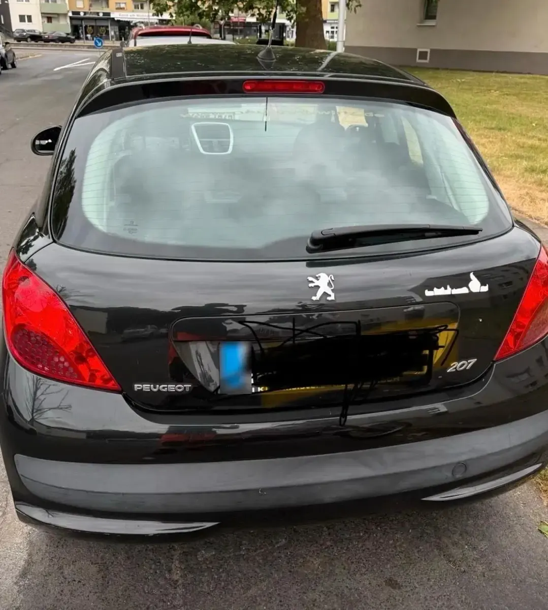Gebraucht Peugeot 207 73 PS (53 kW) 2008 Schwarz Kleinwagen