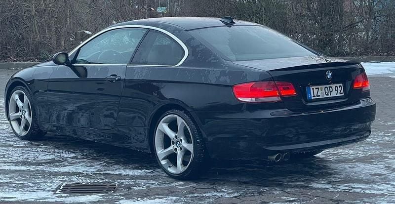 Gebraucht BMW 330 231 PS (169 kW) 2007 Schwarz Coupé