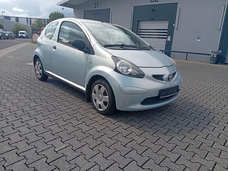 Gebraucht Toyota Aygo Basis 68 PS (50 kW) 2006 Blau Kleinwagen