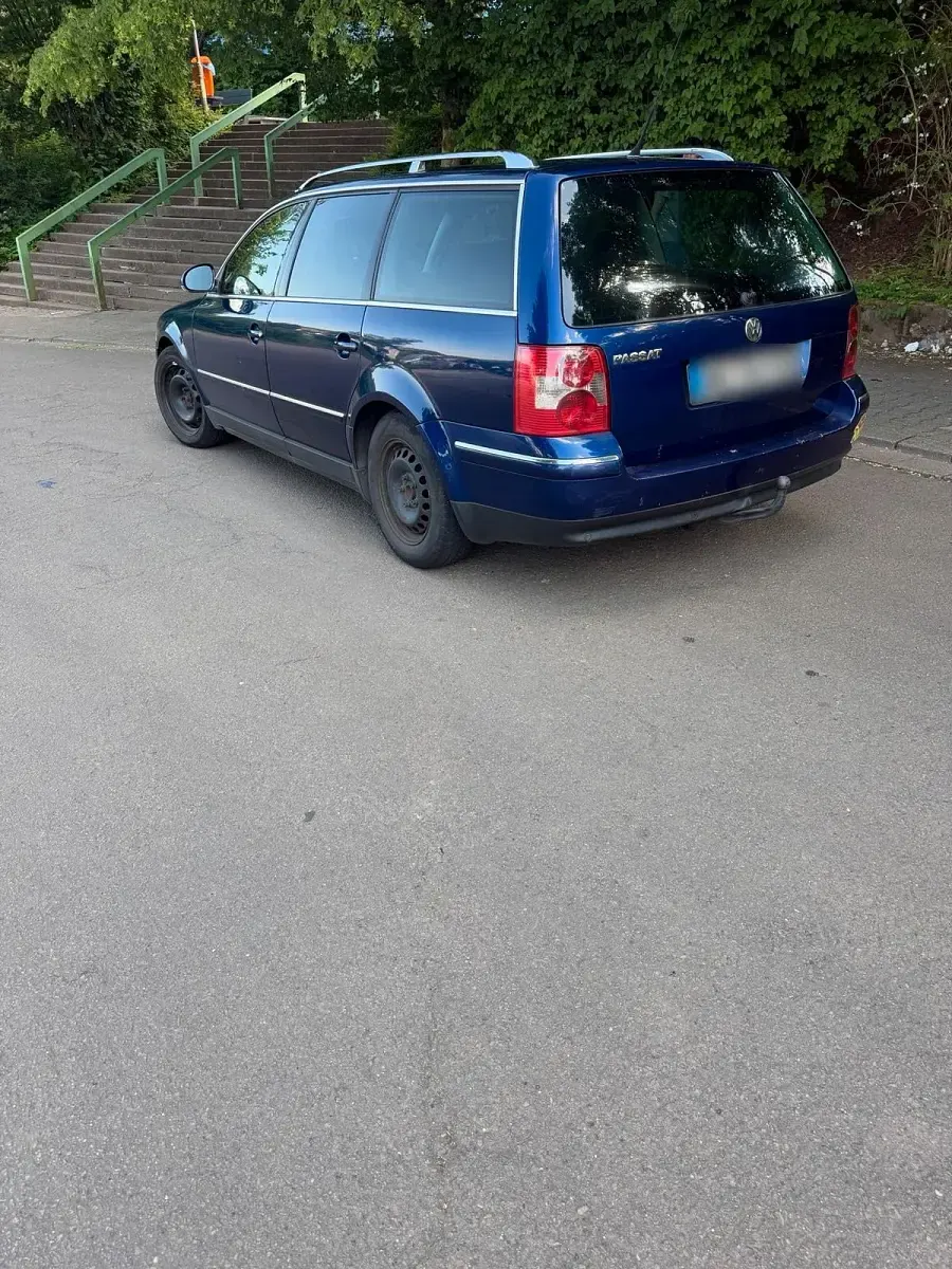 Gebraucht VW Passat 131 PS (96 kW) 2005 Blau Kombi