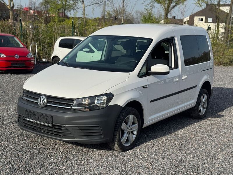 Weiß Gebraucht 2016 VW Caddy Trendline Van / Kleinbus | 8.999 € (Superpreis) - Bild 1/4