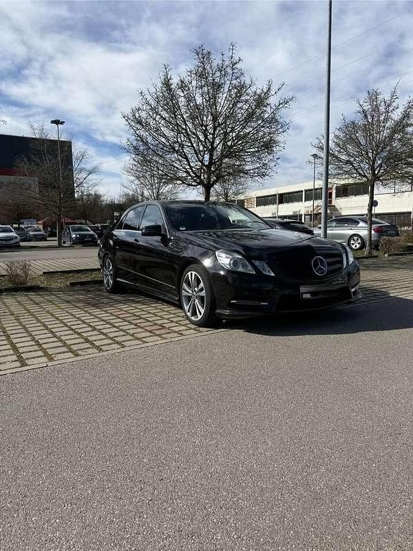 Gebraucht Mercedes E220 Elegance 170 PS (125 kW) 2012 Limousine