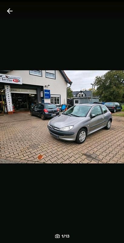 Grau Gebraucht 2002 Peugeot 206 Kleinwagen | 1.390 € (Fairer Preis) - Bild 1/4
