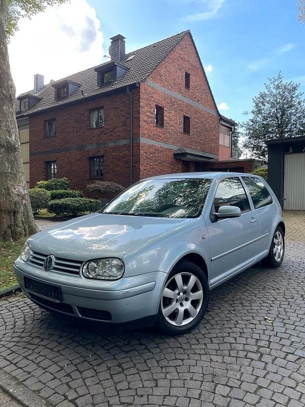 Silber Gebraucht 2003 VW Golf IV Pacific Kleinwagen | 800 € (Superpreis) - Bild 1/4