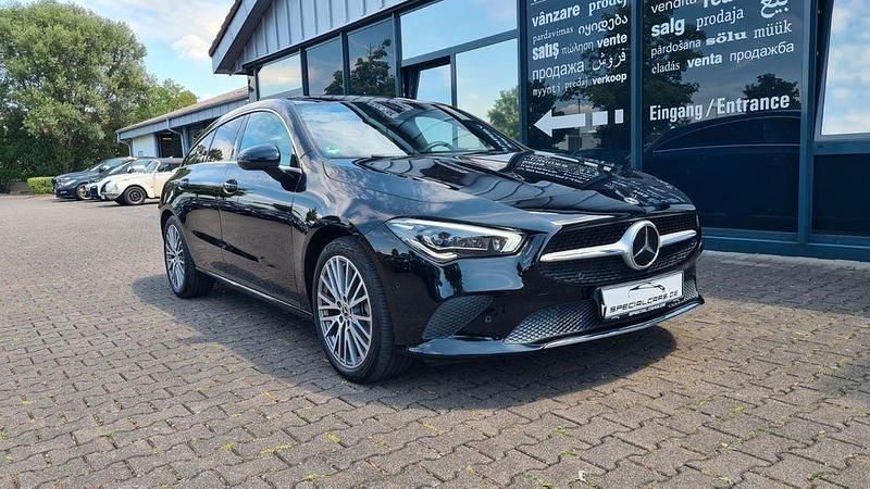 Schwarz Gebraucht 2020 Mercedes CLA180 Shooting Brake Kombi | 23.890 € (Fairer Preis) - Bild 1/4