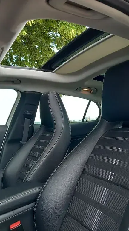 Gebraucht Mercedes GLA200 156 PS (114 kW) 2018 Weiß SUV