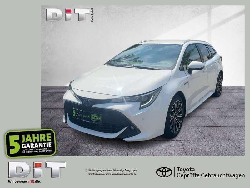 Schneeweiß Gebraucht 2021 Toyota Corolla Team Kombi | 21.890 € (Superpreis) - Bild 1/4