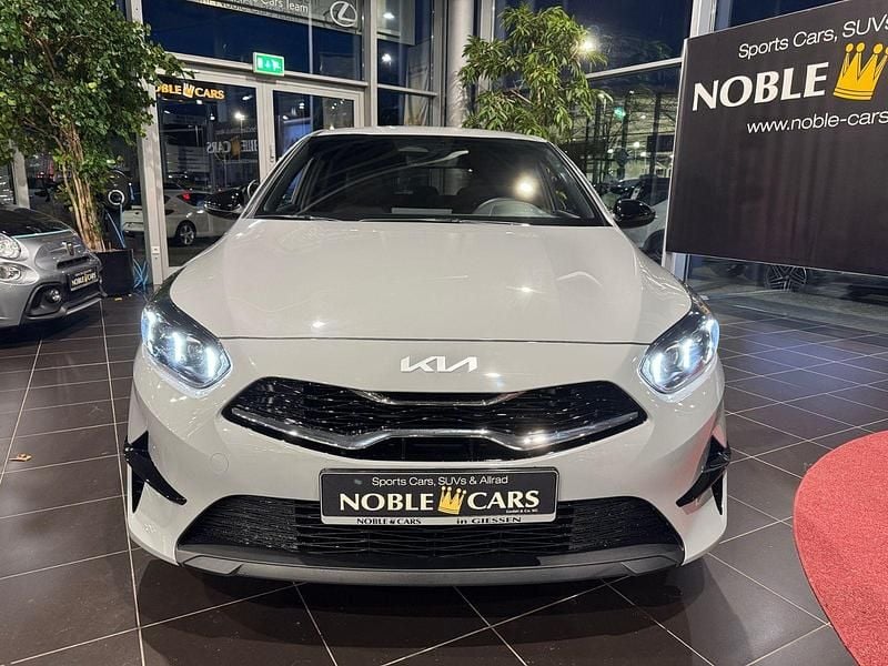 Gebraucht Kia Ceed 101 PS (74 kW) 2025 Grau Kleinwagen