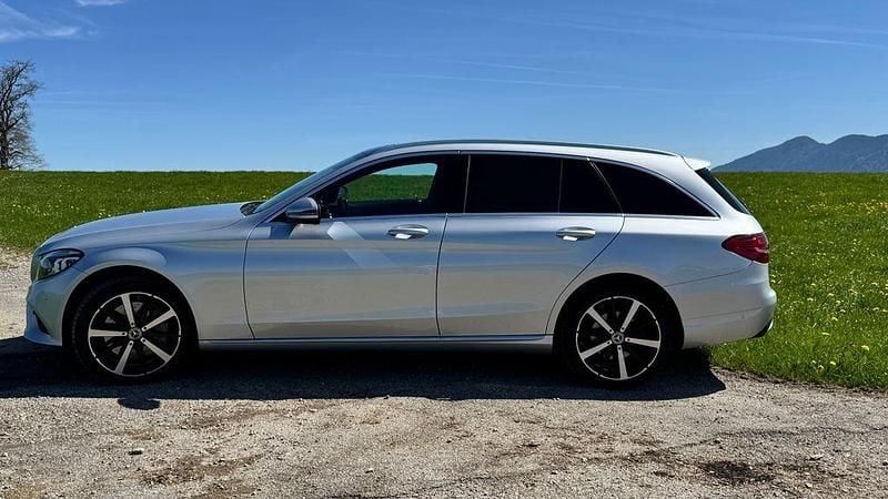 Gebraucht Mercedes C400 333 PS (244 kW) 2019 Grau Limousine