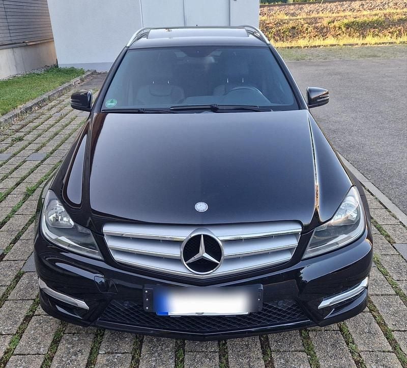 Schwarz Gebraucht 2012 Mercedes C220 AMG Kombi | 6.700 € (Fairer Preis) - Bild 1/4