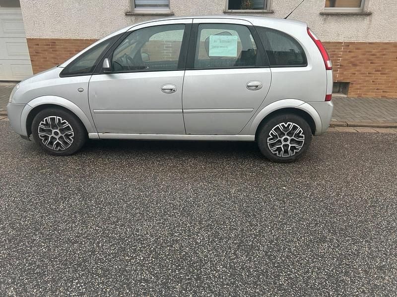 Grau Gebraucht 2003 Opel Meriva Van / Kleinbus | 750 € (Superpreis) - Bild 1/4
