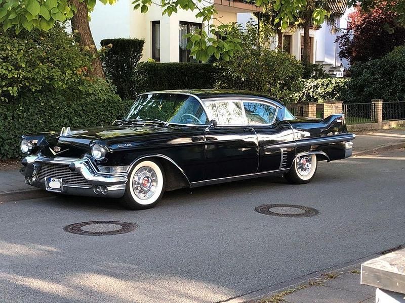 Schwarz Gebraucht 1957 Cadillac Deville Limousine | 22.990 € - Bild 1/4