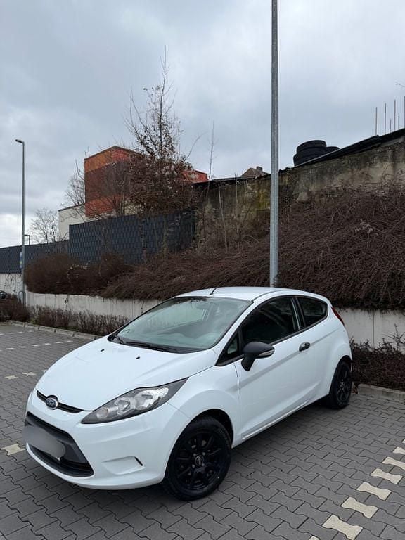 Gebraucht Ford Fiesta Ambiente 60 PS (44 kW) 2009 Weiß Kleinwagen