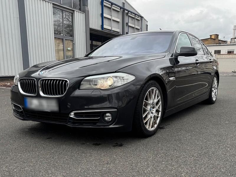 Gebraucht BMW 520 2012 Grau Limousine
