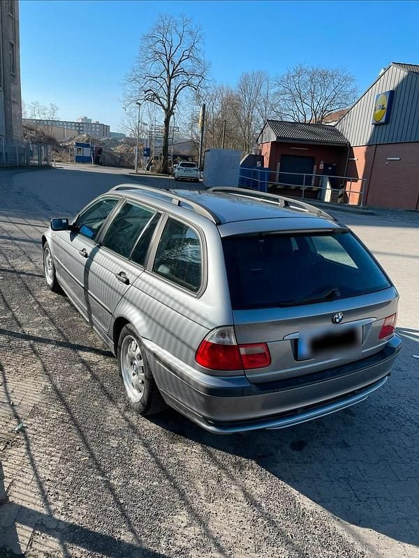 Gebraucht BMW 320 150 PS (110 kW) 2005 Grau Kombi