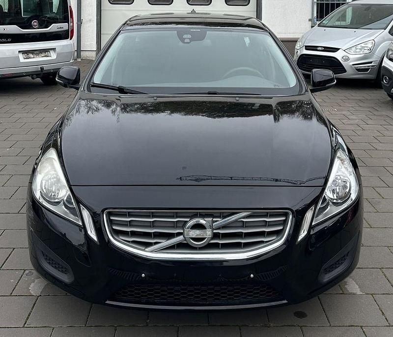 Gebraucht Volvo V60 114 PS (83 kW) 2012 Schwarz Kombi