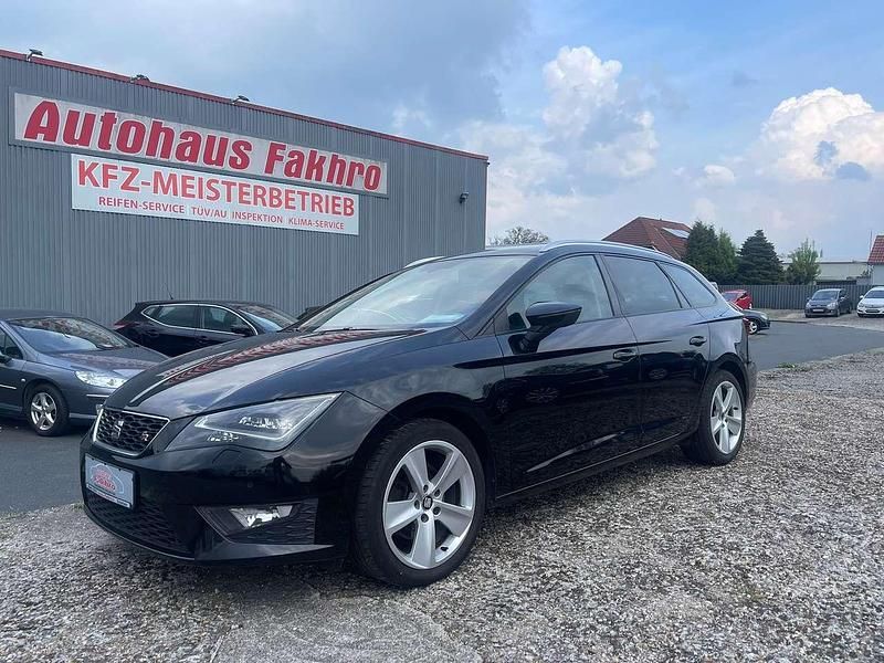 Mitternachtsschwarz Gebraucht 2015 Seat Leon ST FR Kombi | 8.700 € (Etwas zu teuer) - Bild 1/3