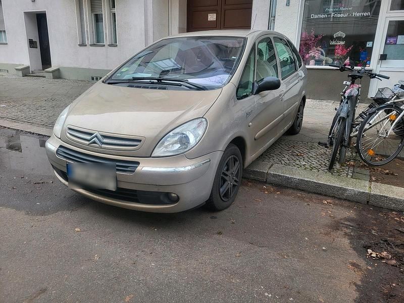 Gelb Gebraucht 2006 Citroën Xsara Picasso Van / Kleinbus | 1.500 € - Bild 1/4