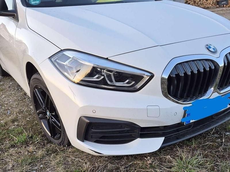 Gebraucht BMW 118 Advantage 150 PS (110 kW) 2022 Weiß Kleinwagen