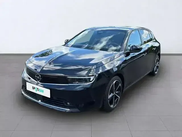 Usata Opel Astra Elegance 131 CV (96 kW) 2022 Nero Utilitaria