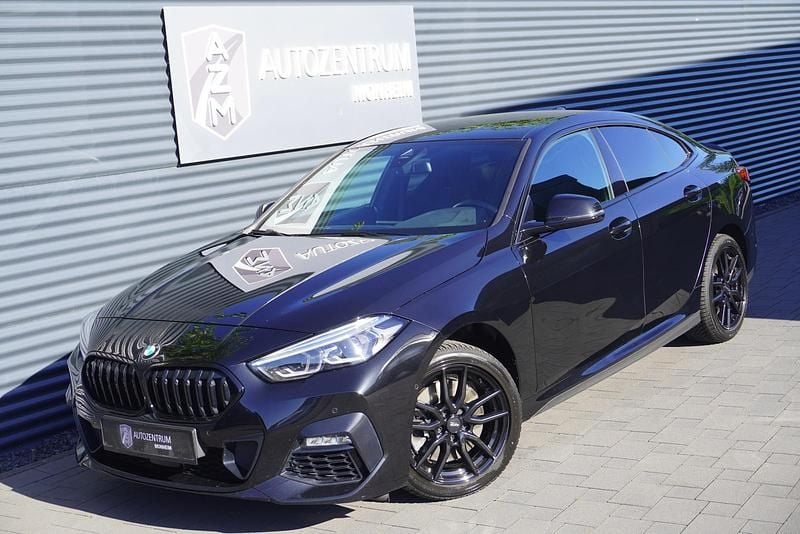 Black sapphire schwarz metallic Gebraucht 2022 BMW 220 M Sport Coupé | 31.990 € (Etwas zu teuer) - Bild 1/4