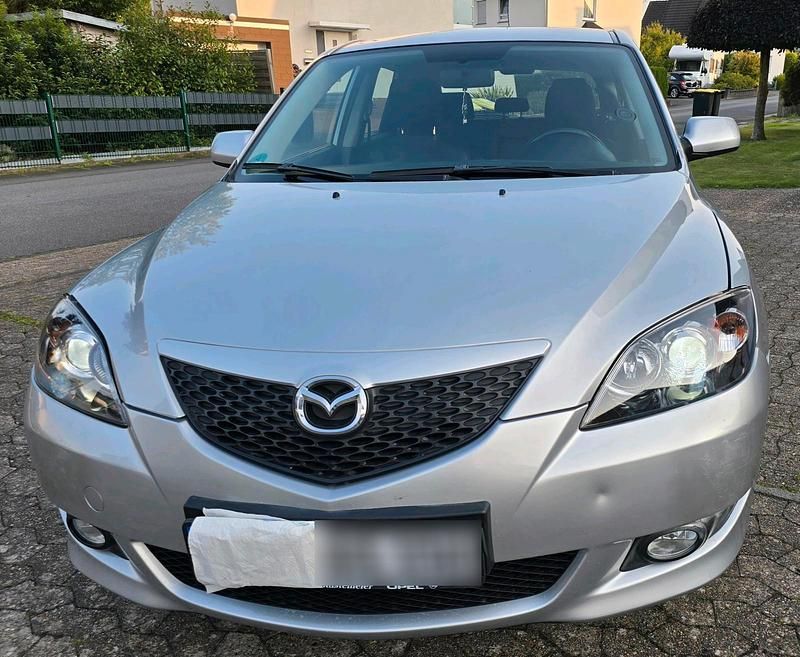 Grau Gebraucht 2004 Mazda 3 Kombi | 2.700 € (Fairer Preis) - Bild 1/4