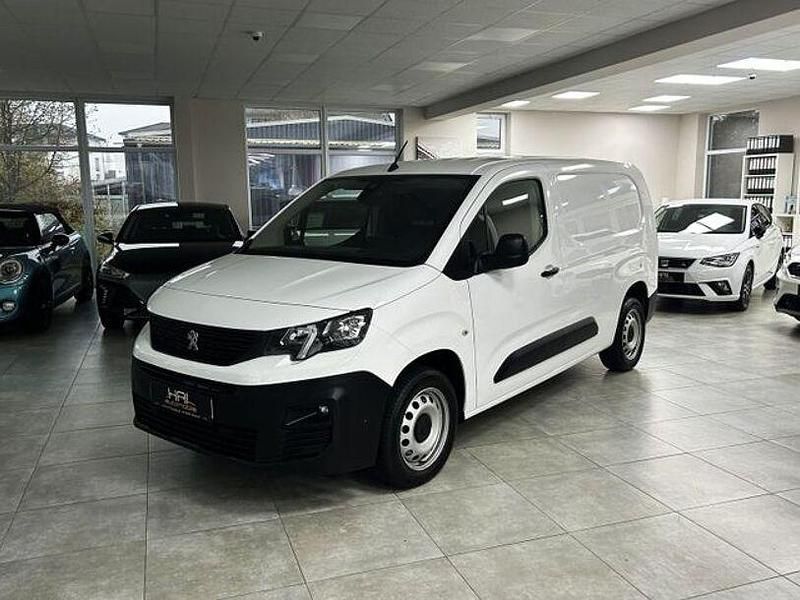 Gebraucht Peugeot Partner Premium 131 PS (96 kW) 2021 Lack weiss banquise/typ aussen Van / Kleinbus