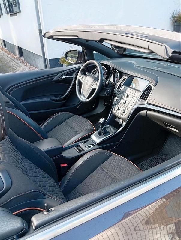 Gebraucht Opel Cascada Eco 140 PS (102 kW) 2016 Braun Cabrio