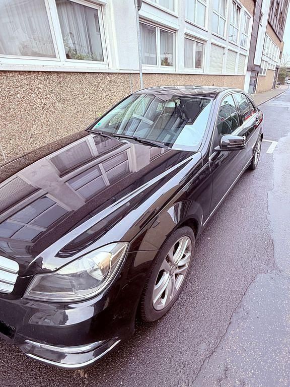 Schwarz Gebraucht 2013 Mercedes C220 Elegance Limousine | 14.000 € (Fairer Preis) - Bild 1/4