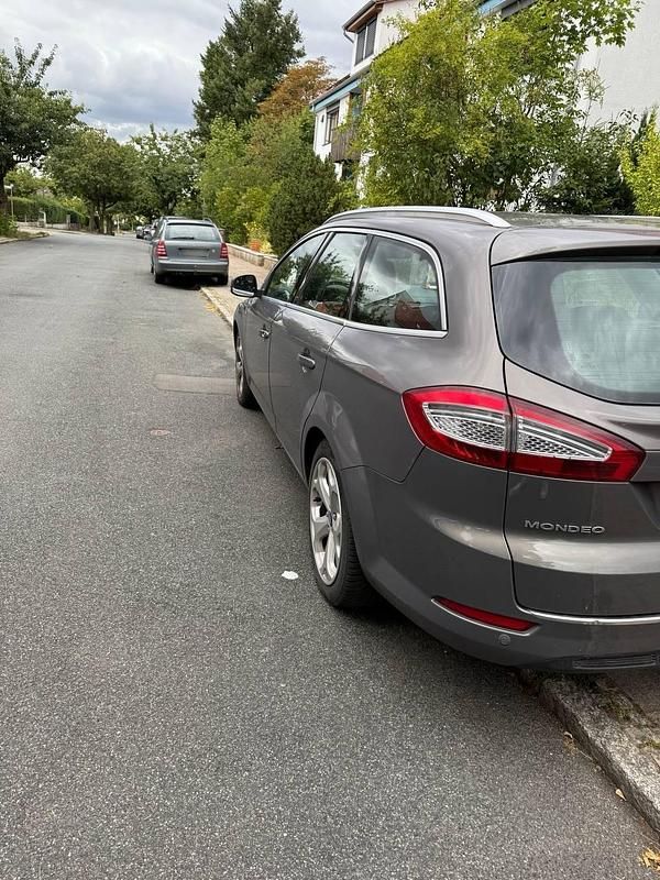 Gebraucht Ford Mondeo Titanium 140 PS (102 kW) 2014 Grau Kombi